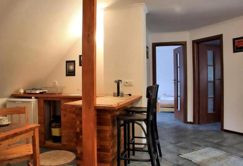 Perhestudio, Camping Pod Krokwią