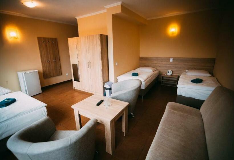 חדר דלוקס לשלושה, Ośrodek Wypoczynkowy Wodnik