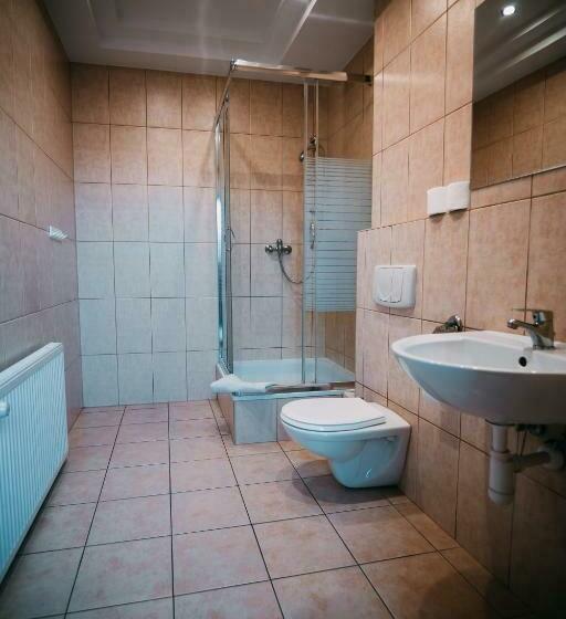 חדר דלוקס לשלושה, Ośrodek Wypoczynkowy Wodnik