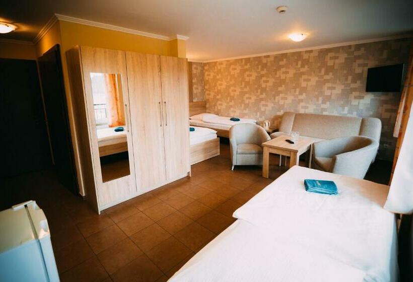 חדר דלוקס לשלושה, Ośrodek Wypoczynkowy Wodnik