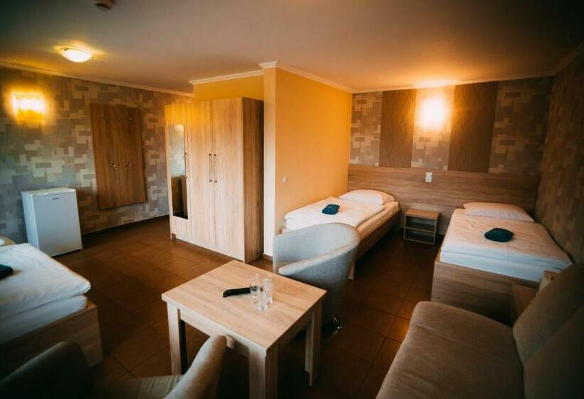 חדר דלוקס לשלושה, Ośrodek Wypoczynkowy Wodnik