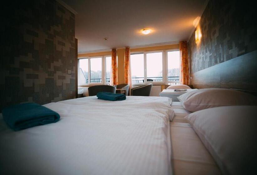 חדר סטנדרט לארבעה, Ośrodek Wypoczynkowy Wodnik