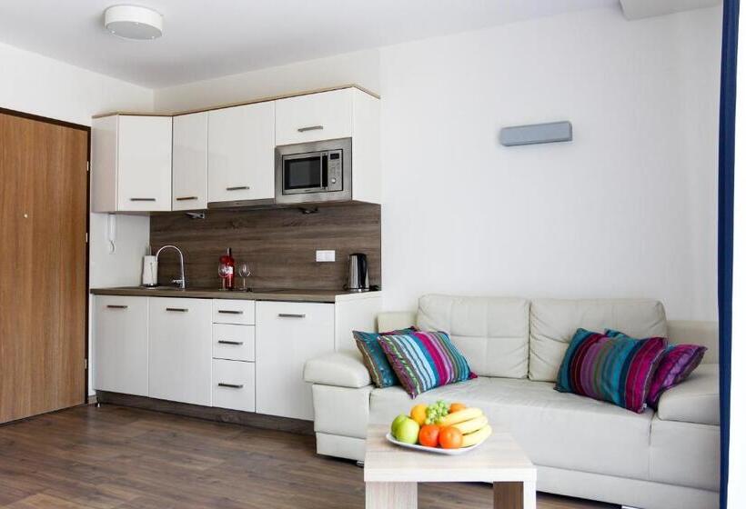 2 Bedroom Apartment with Views, Apartamenty W Marina Jastrzä™bia Gã³ra