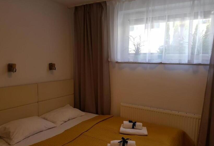 2 Bedroom Apartment with Views, Apartamenty W Marina Jastrzä™bia Gã³ra