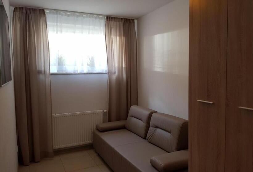 2 Bedroom Apartment with Views, Apartamenty W Marina Jastrzä™bia Gã³ra