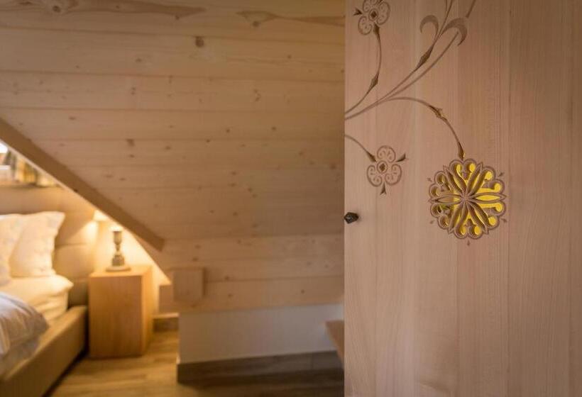 سوئیت جونیور با چشمانداز کوهستان, Aparthotel Bambi