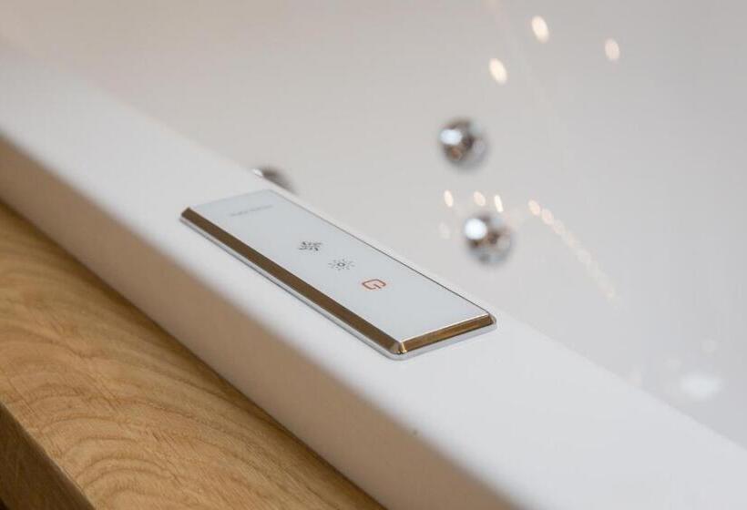 سوییت جونیور, Aparthotel Bambi