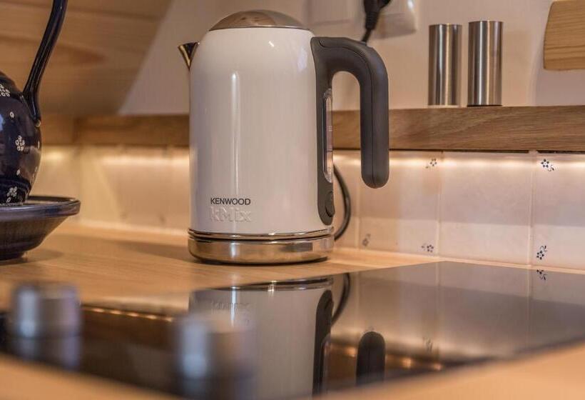 سوییت, Aparthotel Bambi