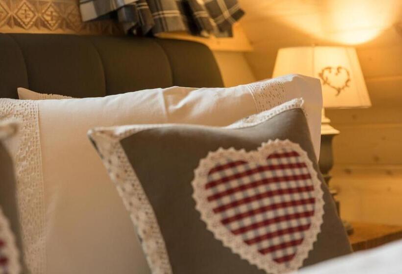 سوییت جونیور, Aparthotel Bambi