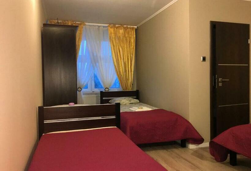 Четырехместный Номер Стандарт, Laura