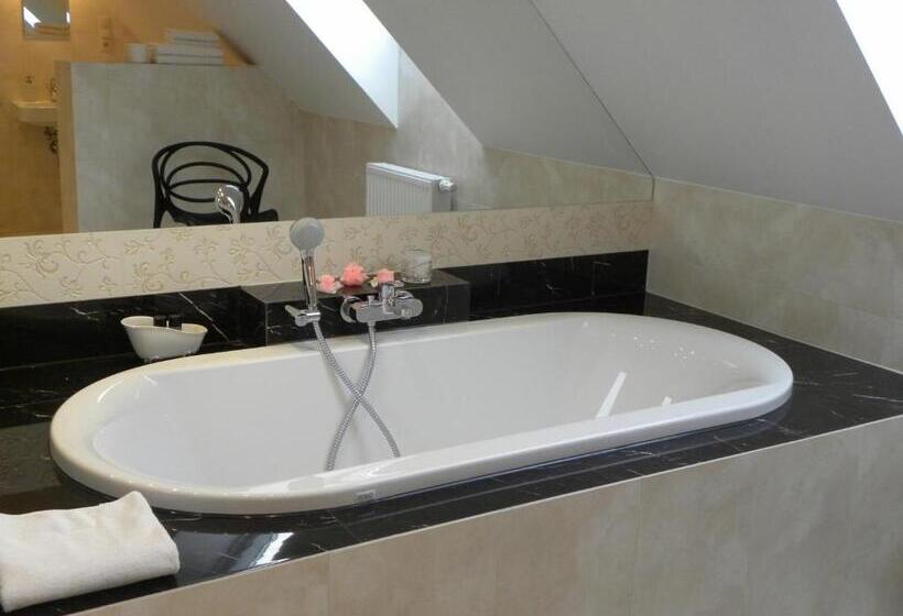 סוויטת 2 חדרי שינה, Villa Orlik