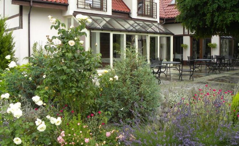 חדר סטנדרט נוף לגינה, Villa Orlik