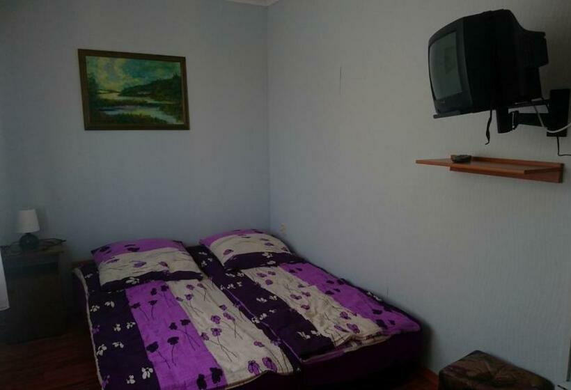 标准间, Willa Sarenka