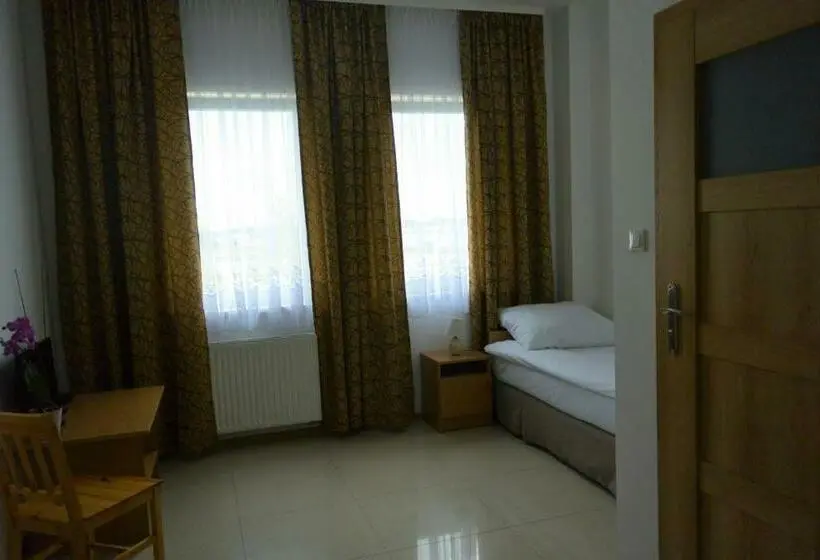エコノミーシングルルーム, Hostel Wólka Kosowska Z Prywatnymi łazienkami