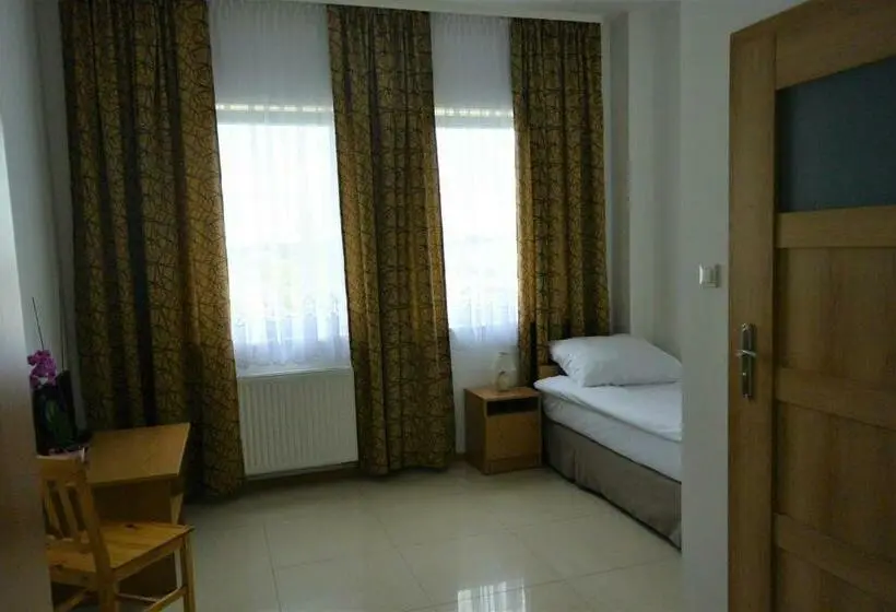 エコノミーシングルルーム, Hostel Wólka Kosowska Z Prywatnymi łazienkami