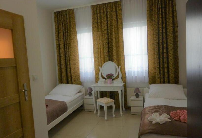 Номер Стандарт, Hostel Wólka Kosowska Z Prywatnymi łazienkami