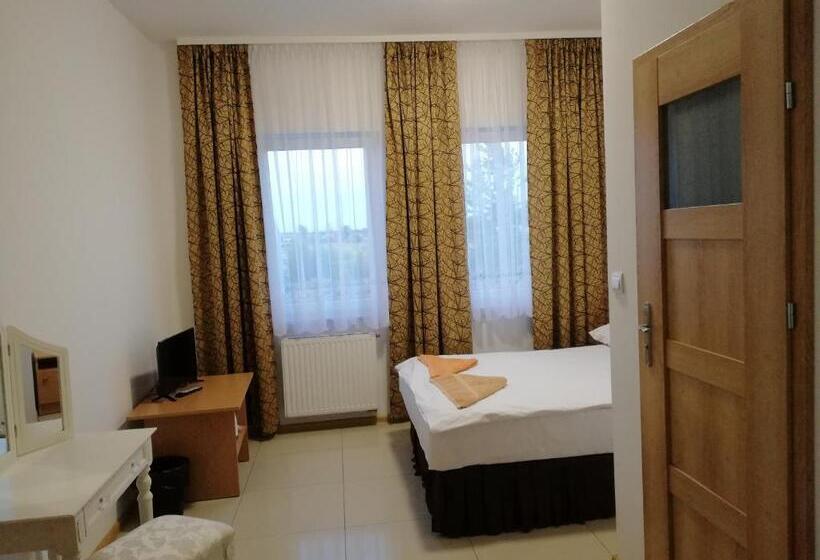 Номер Стандарт, Hostel Wólka Kosowska Z Prywatnymi łazienkami