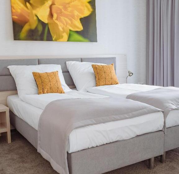 Quarto Estandar, Chrobrego9