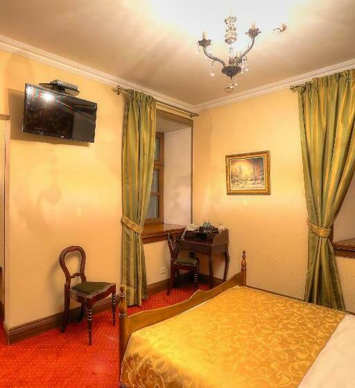 豪华单人间, Dwór Słupia