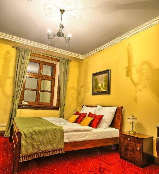 豪华单人间, Dwór Słupia