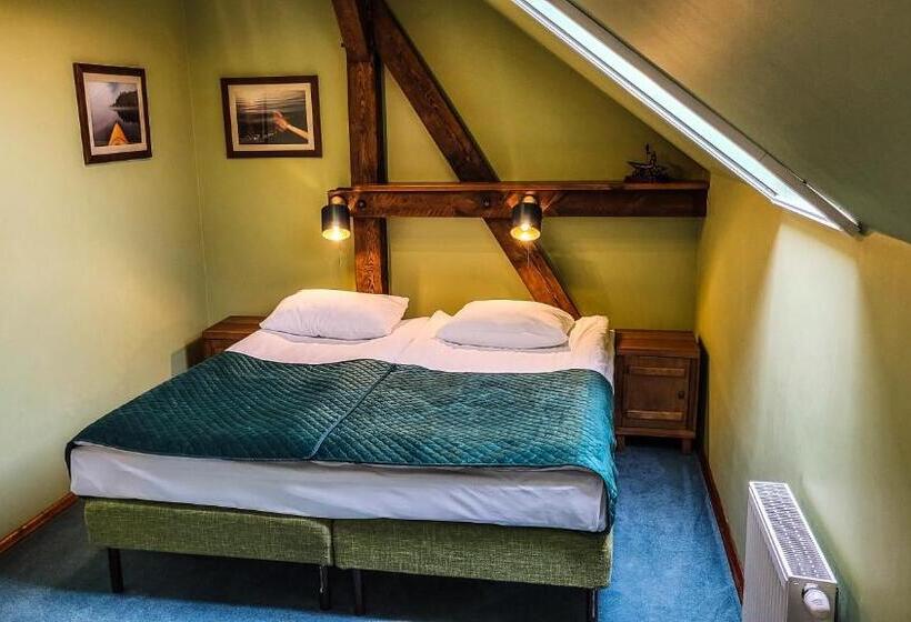 חדר סטנדרט לשלושה, Folwark łękuk