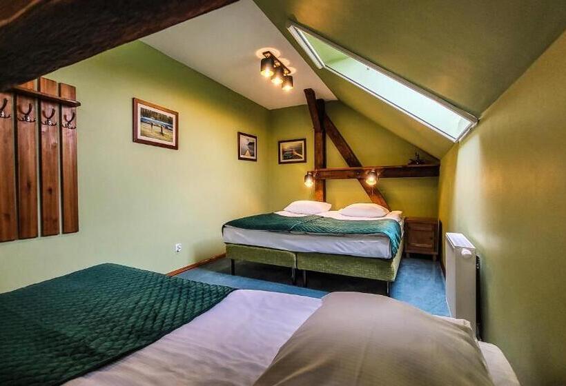 חדר סטנדרט לשלושה, Folwark łękuk