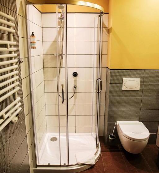 חדר קומפורט, Folwark łękuk