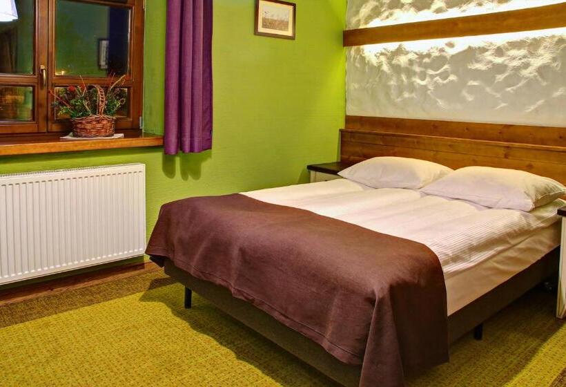 חדר סטנדרט מותאם לאדם עם מוגבלויות, Folwark łękuk