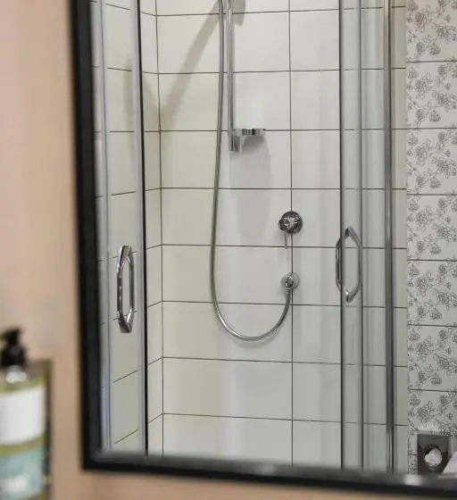 Comfort Kolmen Hengen Huone, Folwark łękuk