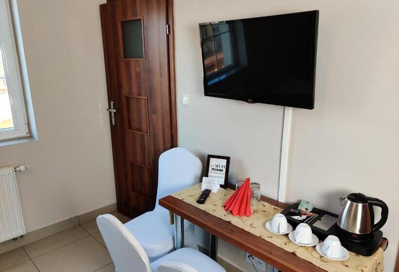 スタンダードトリプルルーム, Belweder