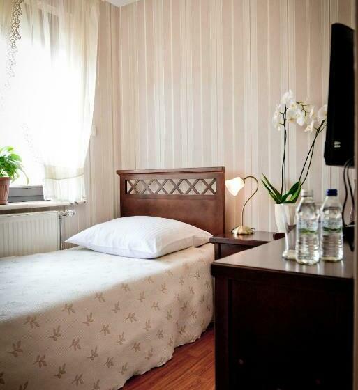 标准单人间, Koloseum