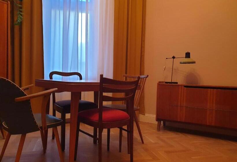 استودیوی استاندارد, Italiano Vero