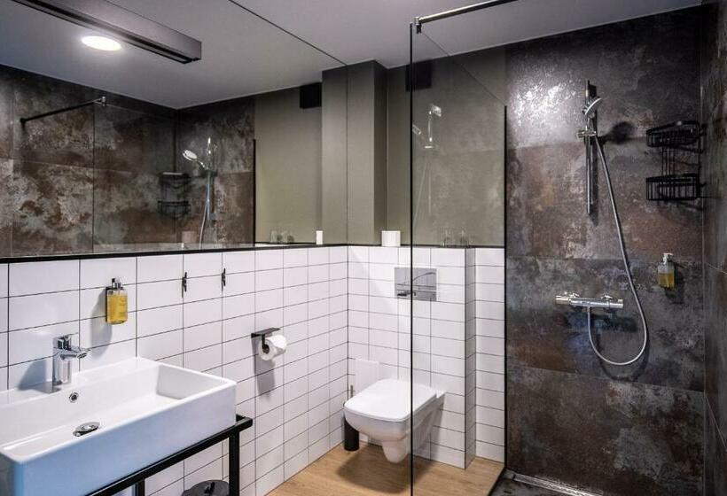 1 Bedroom Apartment Lake View, Otton Charzykowy Bed&restaurant