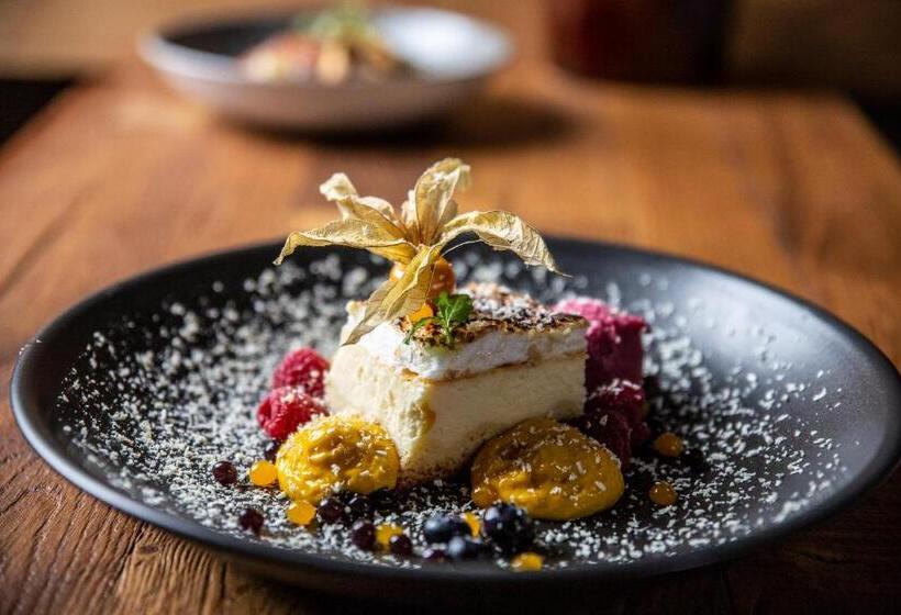 Suite with lake view, Otton Charzykowy Bed&restaurant