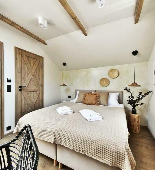 غرفة قياسية, Betty's Place