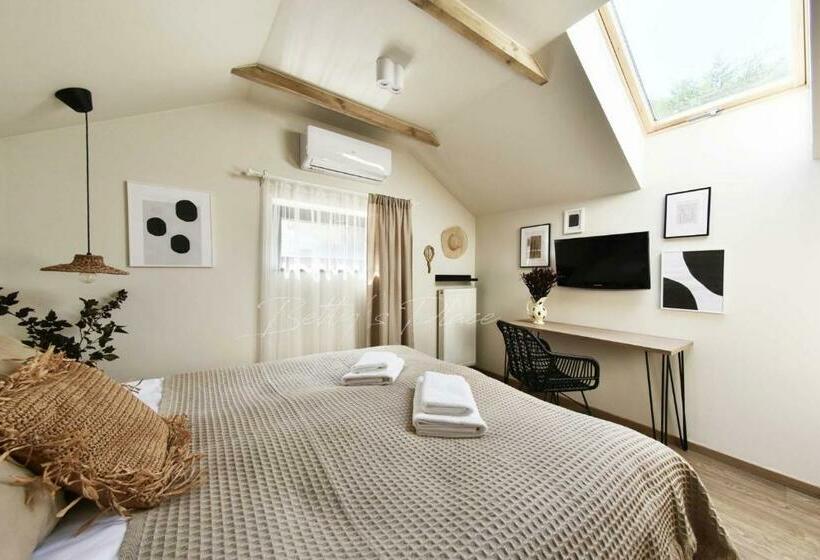 غرفة قياسية, Betty's Place