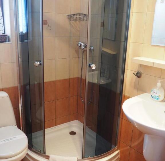 Quarto Estandar, Koci Zamek