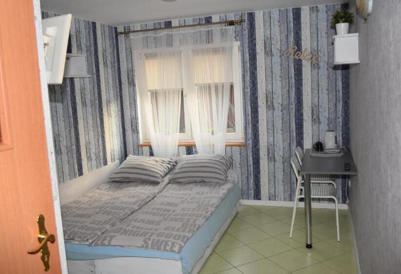 Quarto Estandar, Pokoje Emilia I Julia