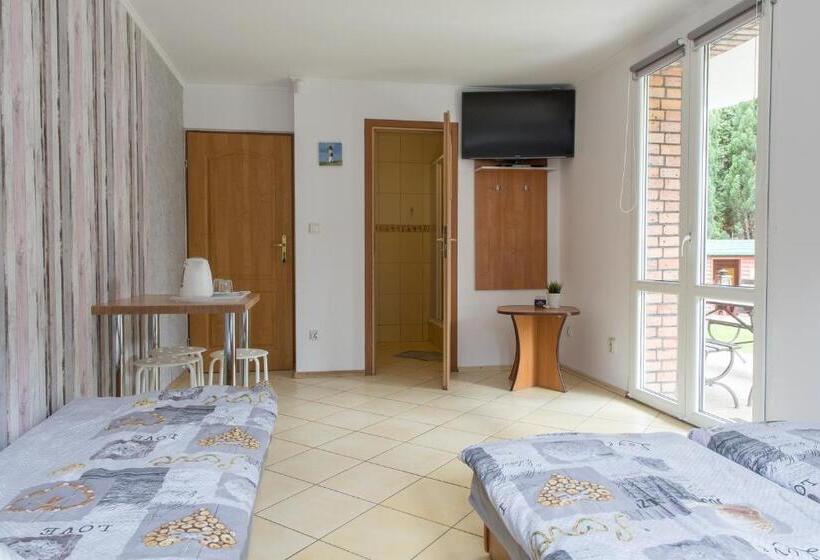 Quarto Triplo Estandar, Pokoje Emilia I Julia