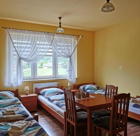 غرفة عائلية, Rezydencja Pod Pieprzówkami