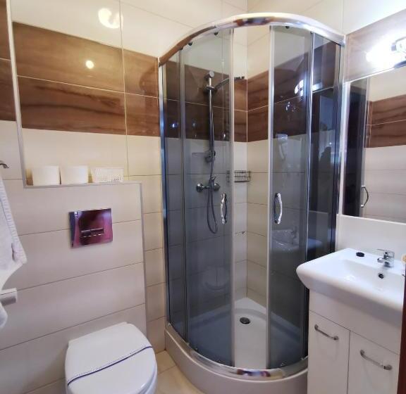 غرفة قياسية رباعية, Rezydencja Pod Pieprzówkami