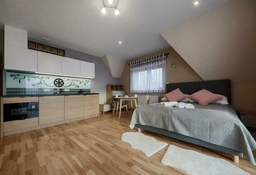 חדר דלוקס עם מרפסת, Willa Nad Urwiskiem