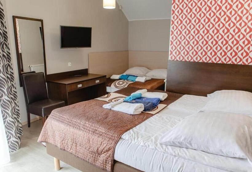 سوئیت با بالکن, Arena Slonca