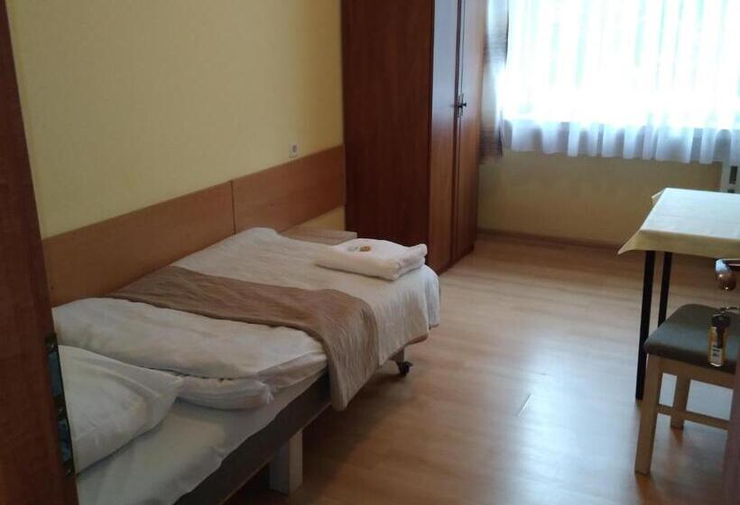 Quarto Estandar Individual Banheiro Compartilhado, Cks Kraków