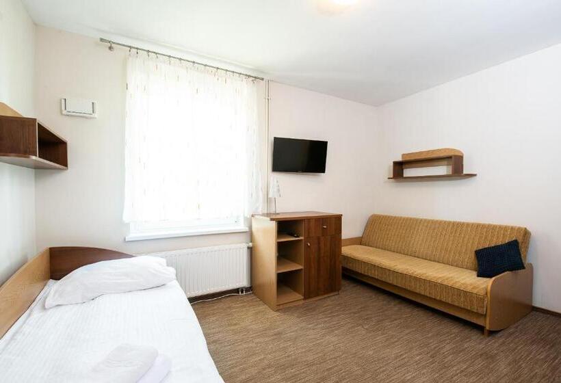 غرفة قياسية رباعية, Rewita Mielno