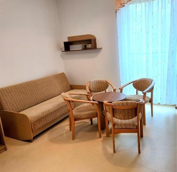 غرفة قياسية ثلاثية, Rewita Mielno