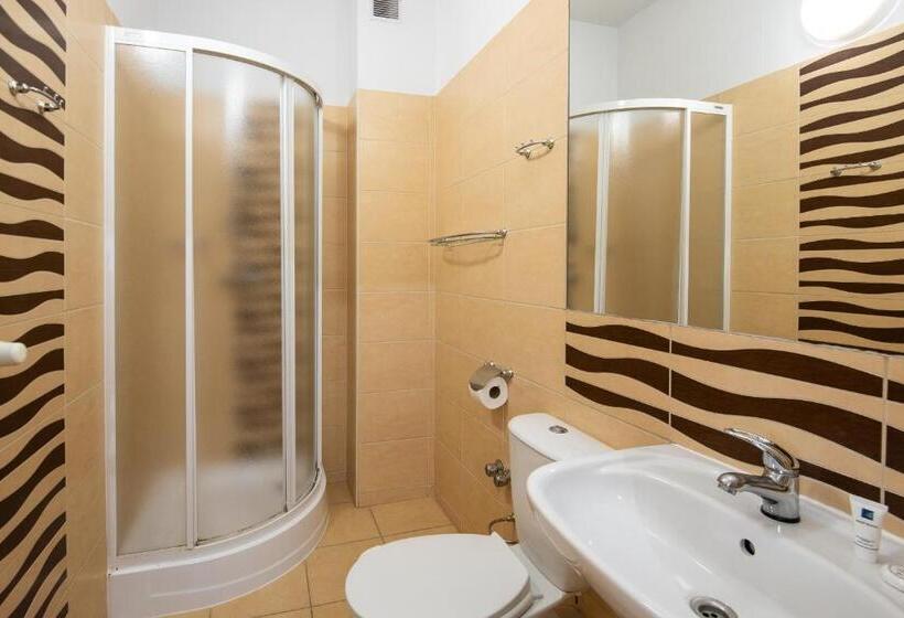 غرفة قياسية رباعية, Rewita Mielno