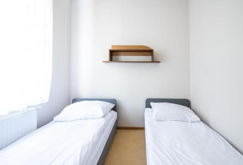 غرفة قياسية رباعية, Rewita Mielno