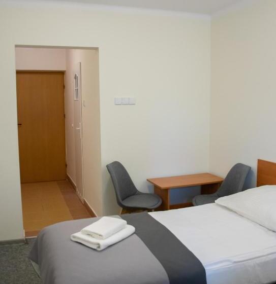 スタンダードルーム, Rewita Solina