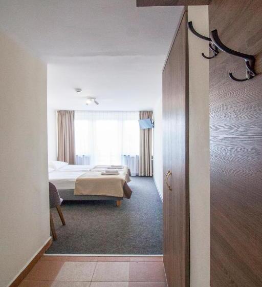 スタンダードルーム, Rewita Solina